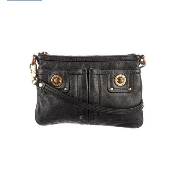 Marc By Marc Jacobs Handbags - Marc Jacobs Black Leather Shoulder Bag w/Gold Hardware